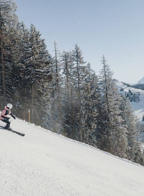 Skispaß im Snow Space Salzburg während eines Skiurlaubs im Hotel Alpina Alpendorf.